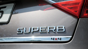 Skoda Superb 2.0 TDI badge