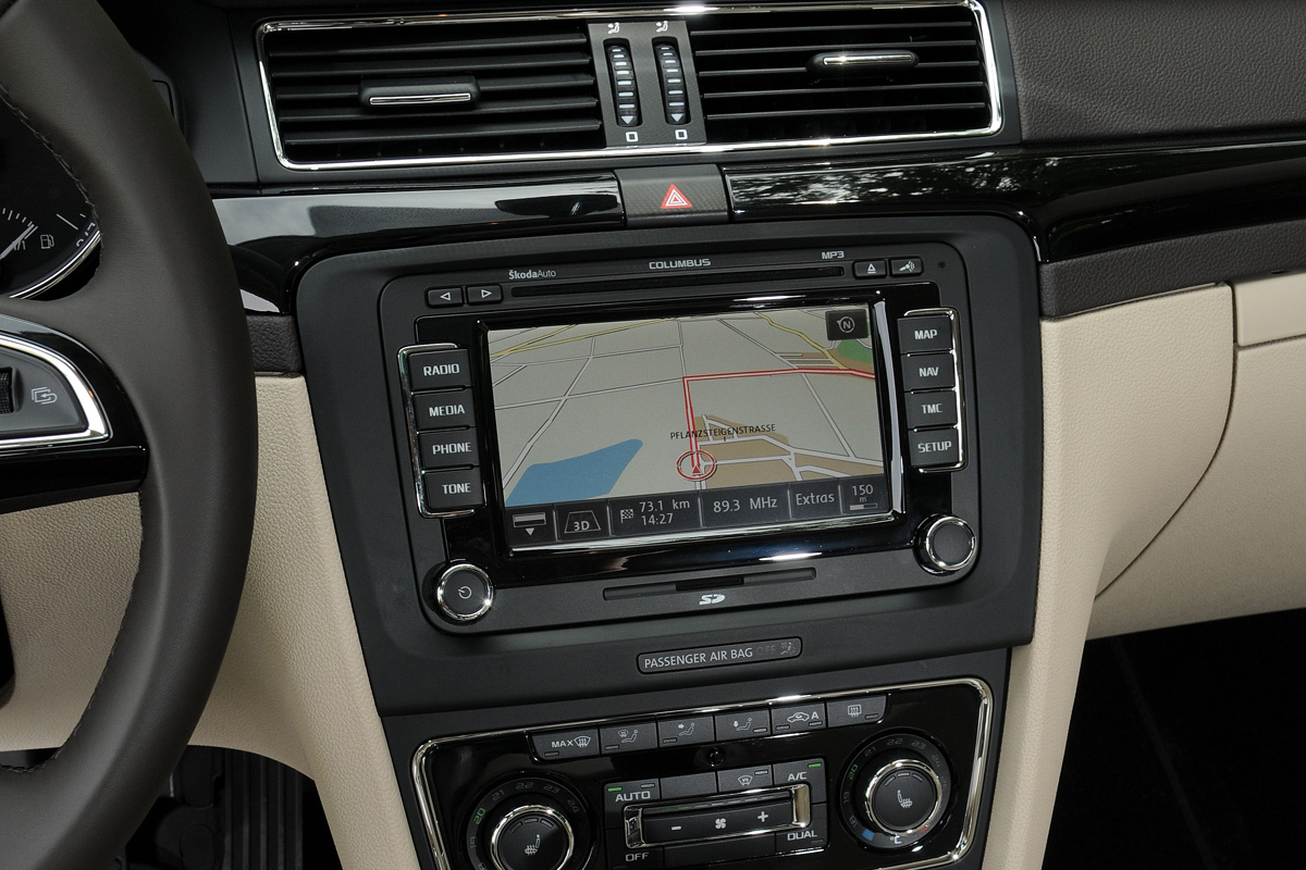 Skoda Superb 2.0 TDI sat-nav