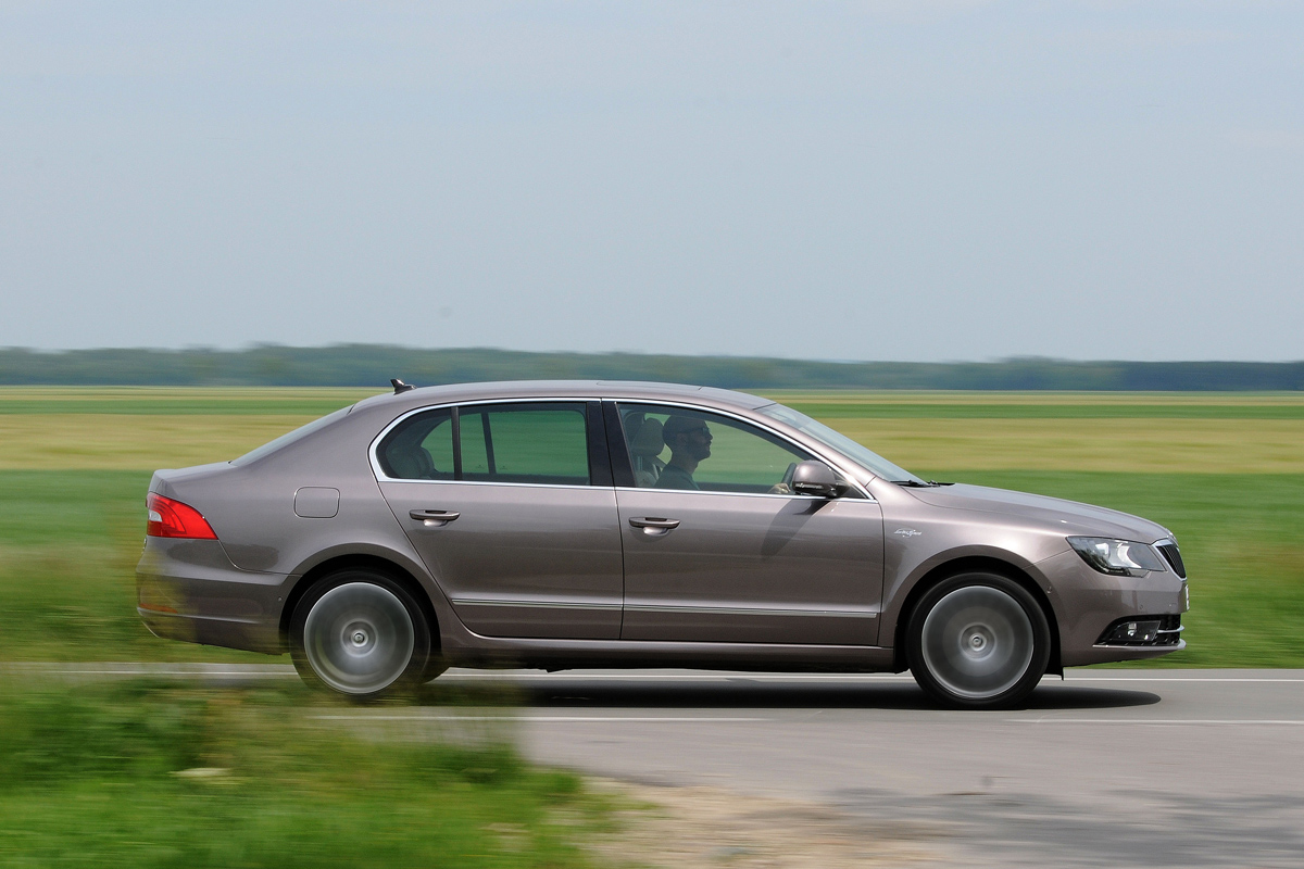 Skoda Superb 2.0 TDI panning