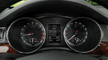Skoda Superb Estate dials