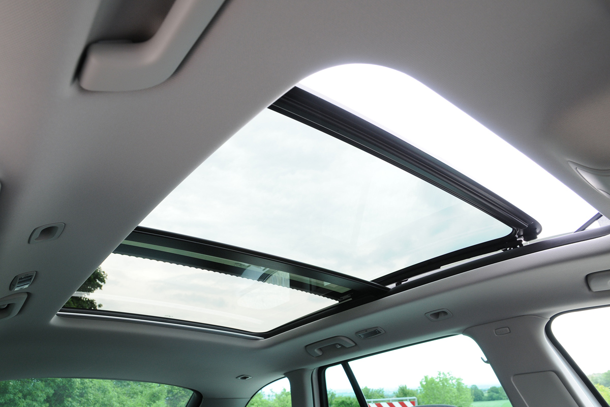 Skoda Superb Estate panoramic roof