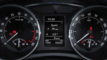 Skoda Superb Outdoor dials