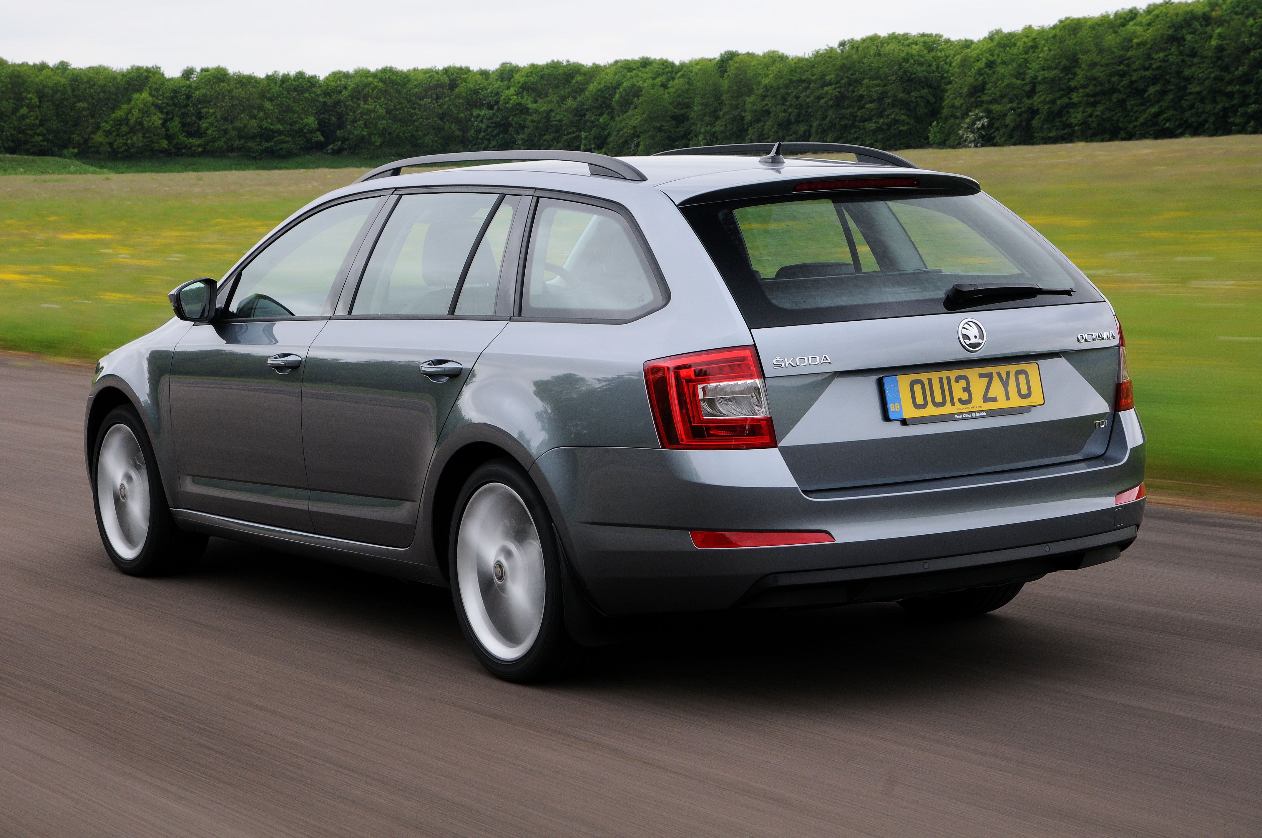 Skoda Octavia Estate 1.6 TDI rear action
