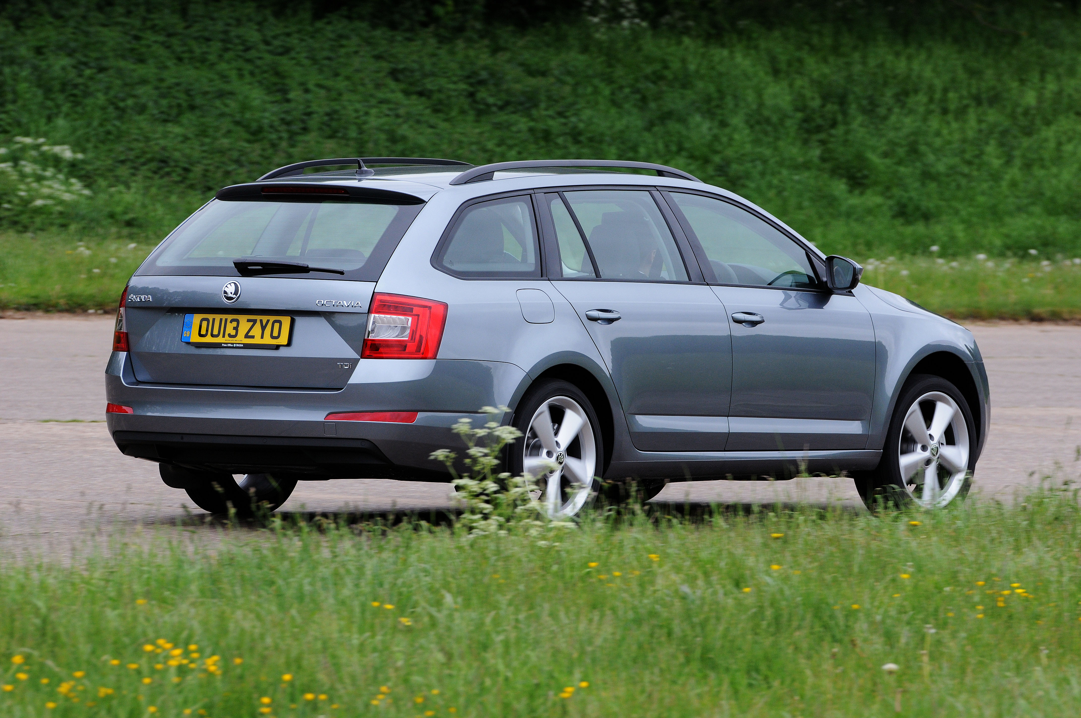 Skoda Octavia Estate 1.6 TDI rear action