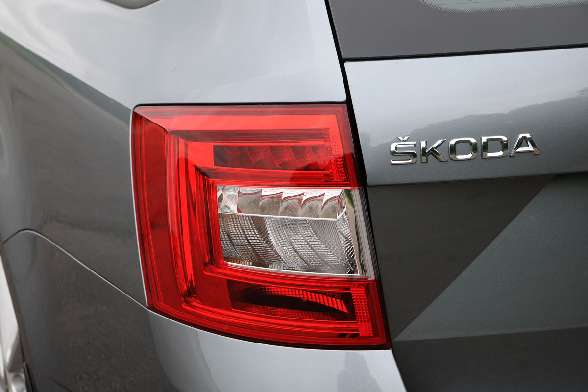 Skoda Octavia Estate 1.6 TDI rear light