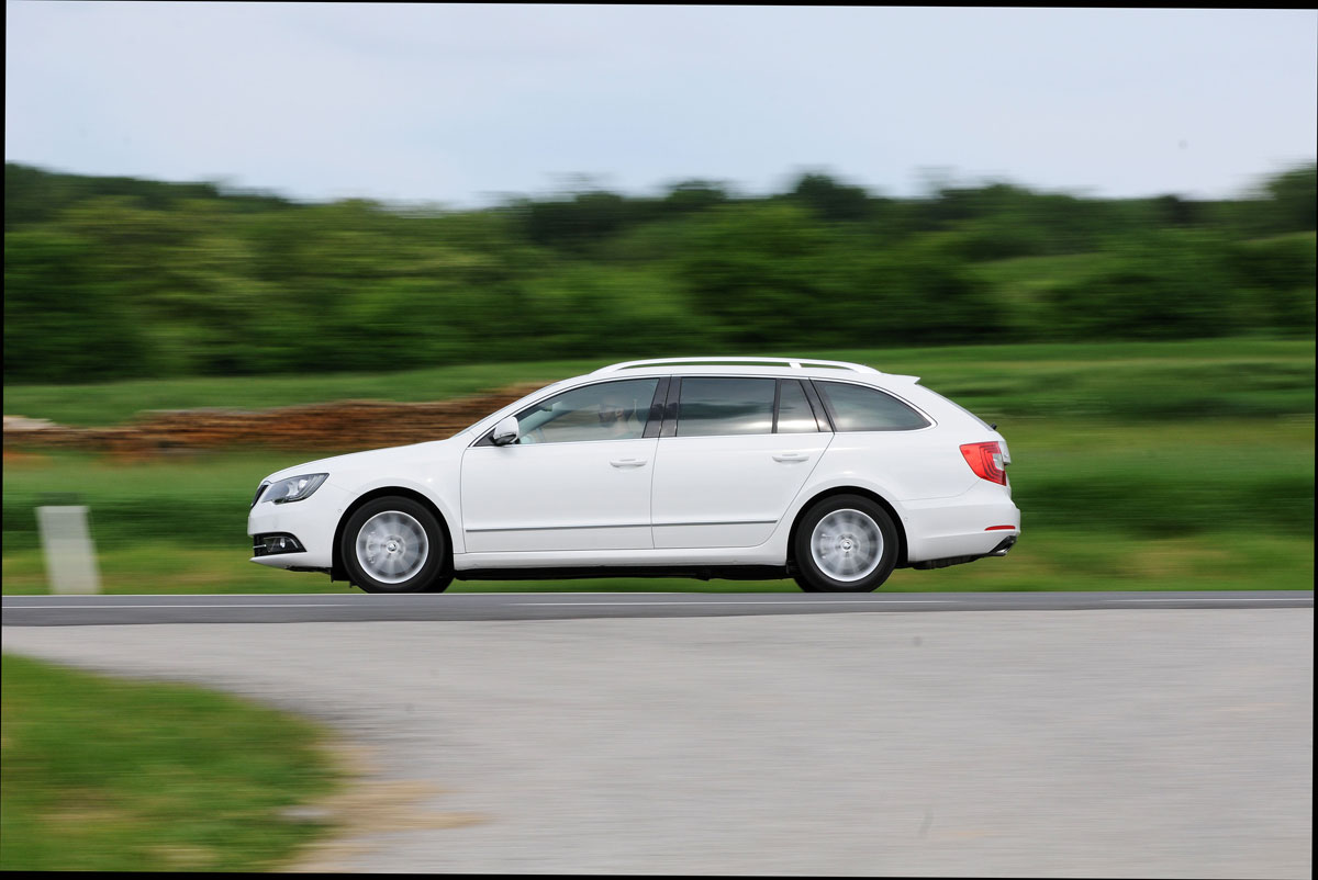 Skoda Superb Estate 1.6 TDI GreenLine profile