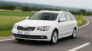 Skoda Superb Estate 1.6 TDI GreenLine front action