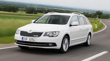 Skoda Superb Estate 1.6 TDI GreenLine front action