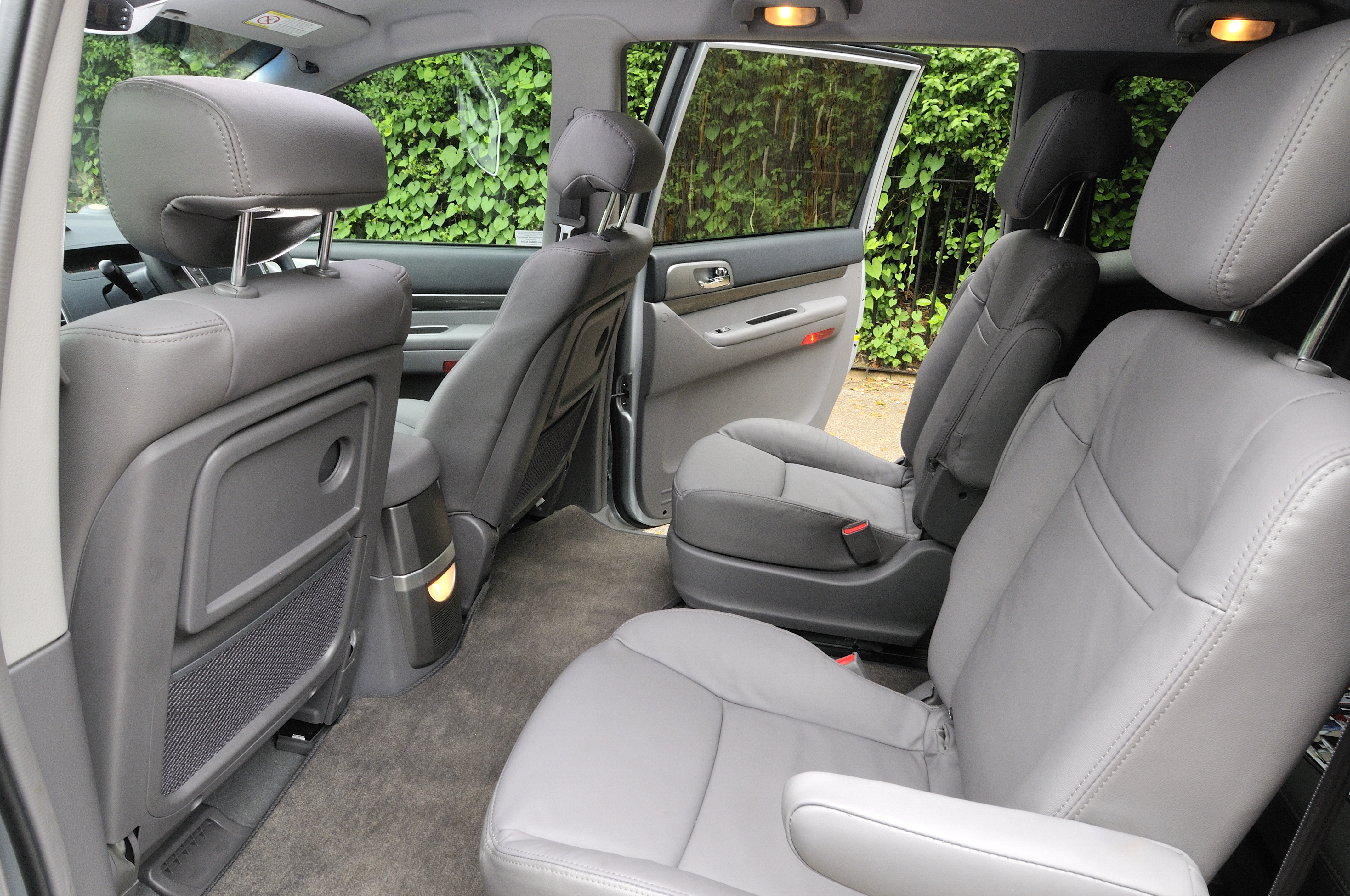 SsangYong Turismo seats row two