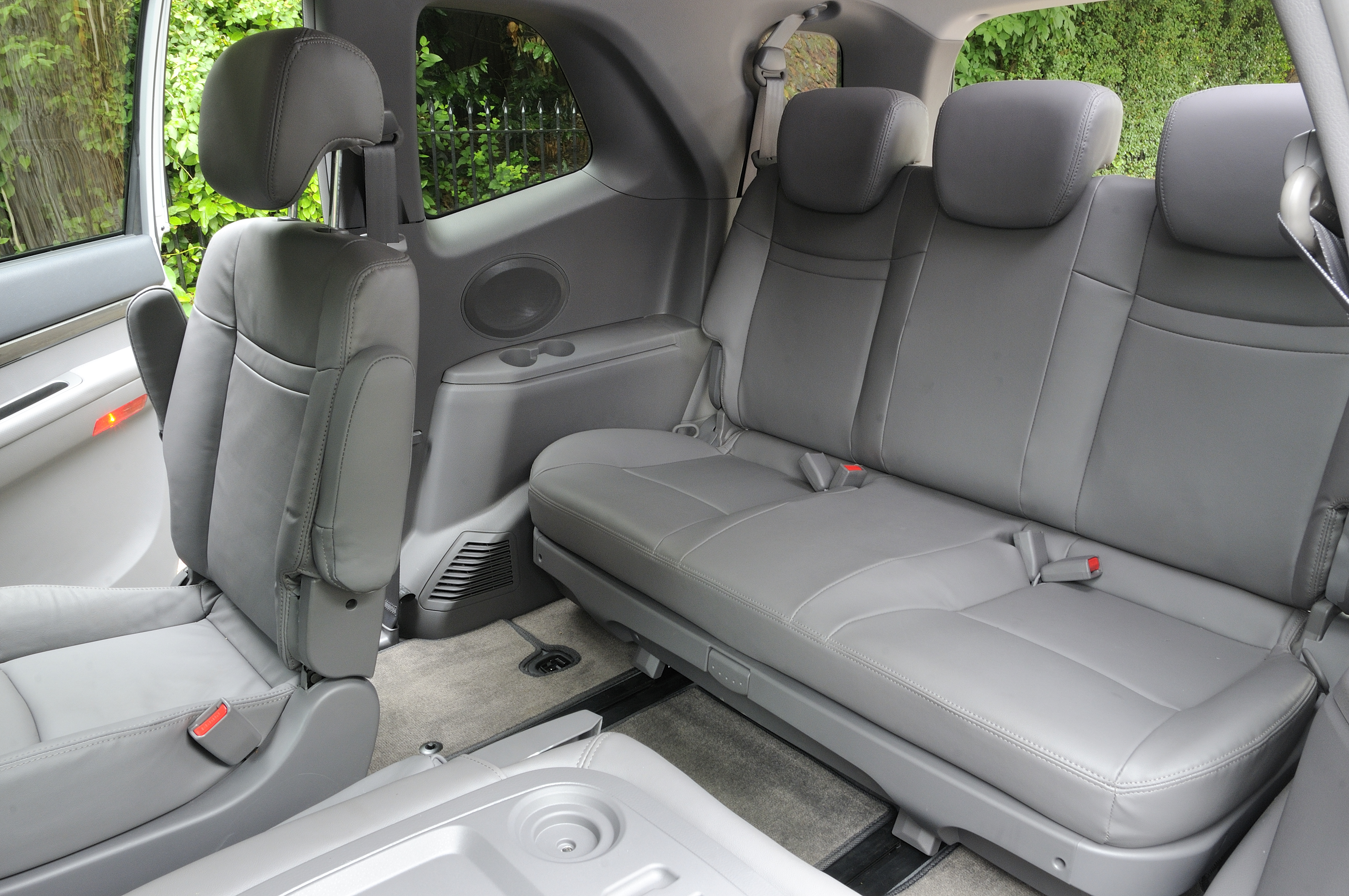 SsangYong Turismo seats row three