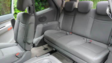 SsangYong Turismo seats row three