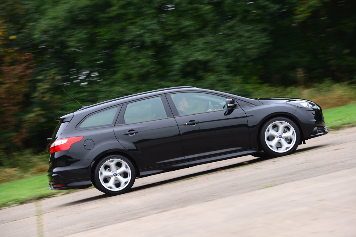 Ford Focus ST panning