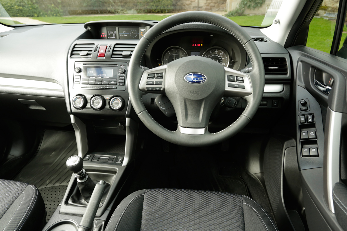 Subaru Forester 2.0 XT CVT interior