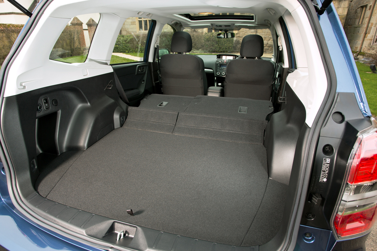 Subaru Forester 2.0 XT CVT boot
