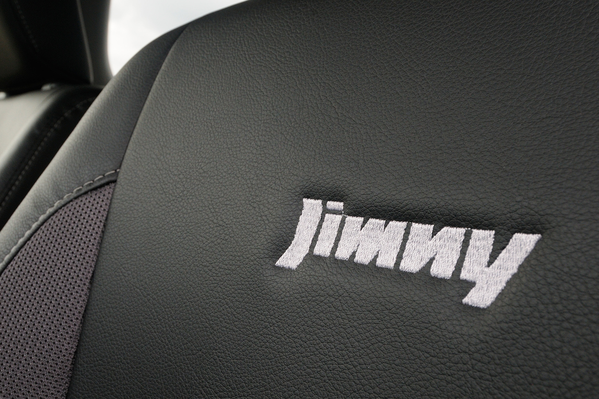 Suzuki Jimny SZ4 seat detail