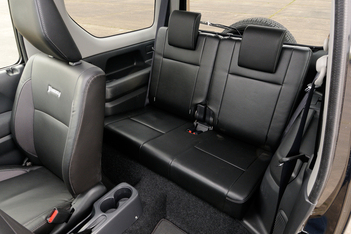 Suzuki Jimny SZ4 rear seats