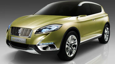 Suzuki S-Cross front studio