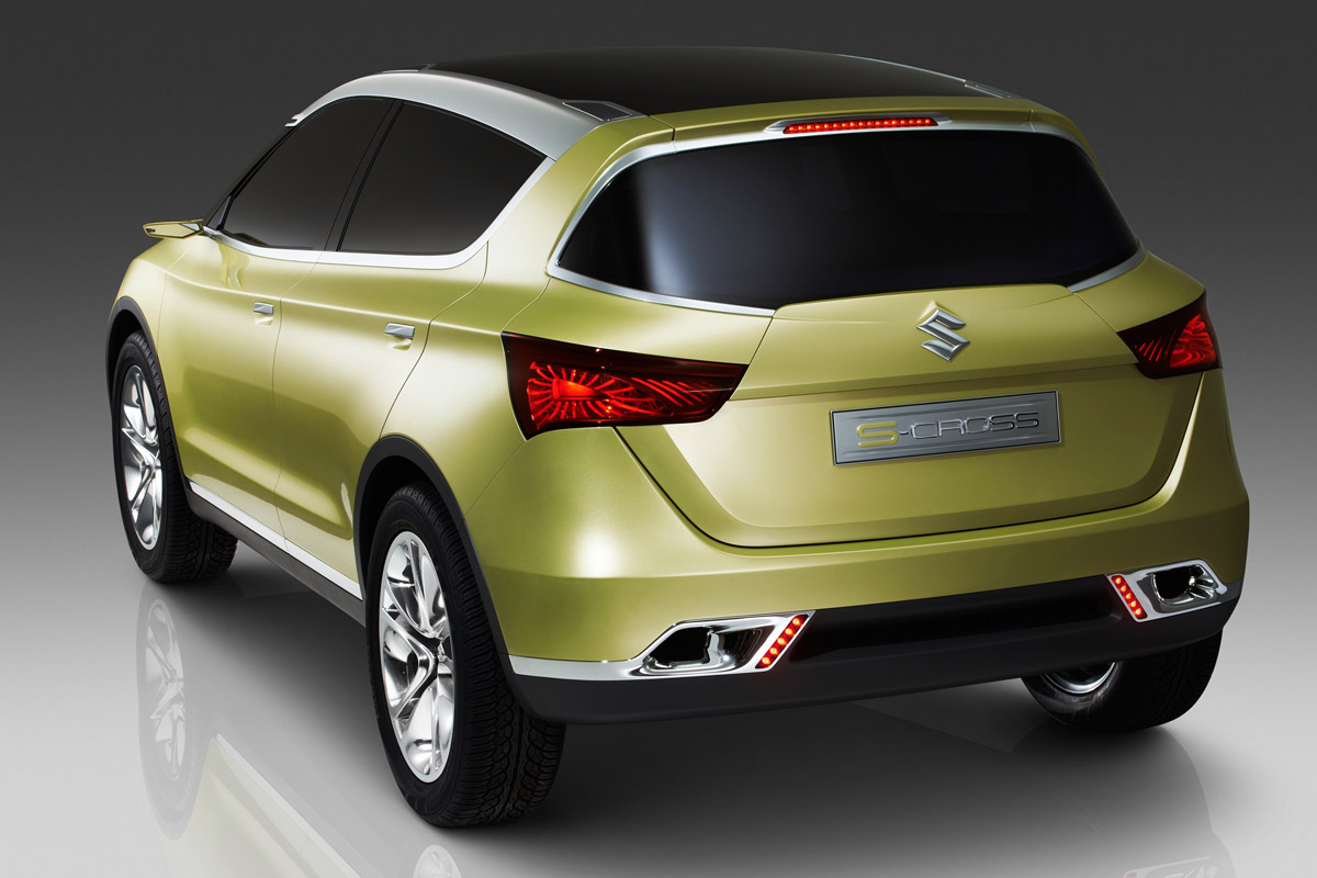 Suzuki S-Cross rear