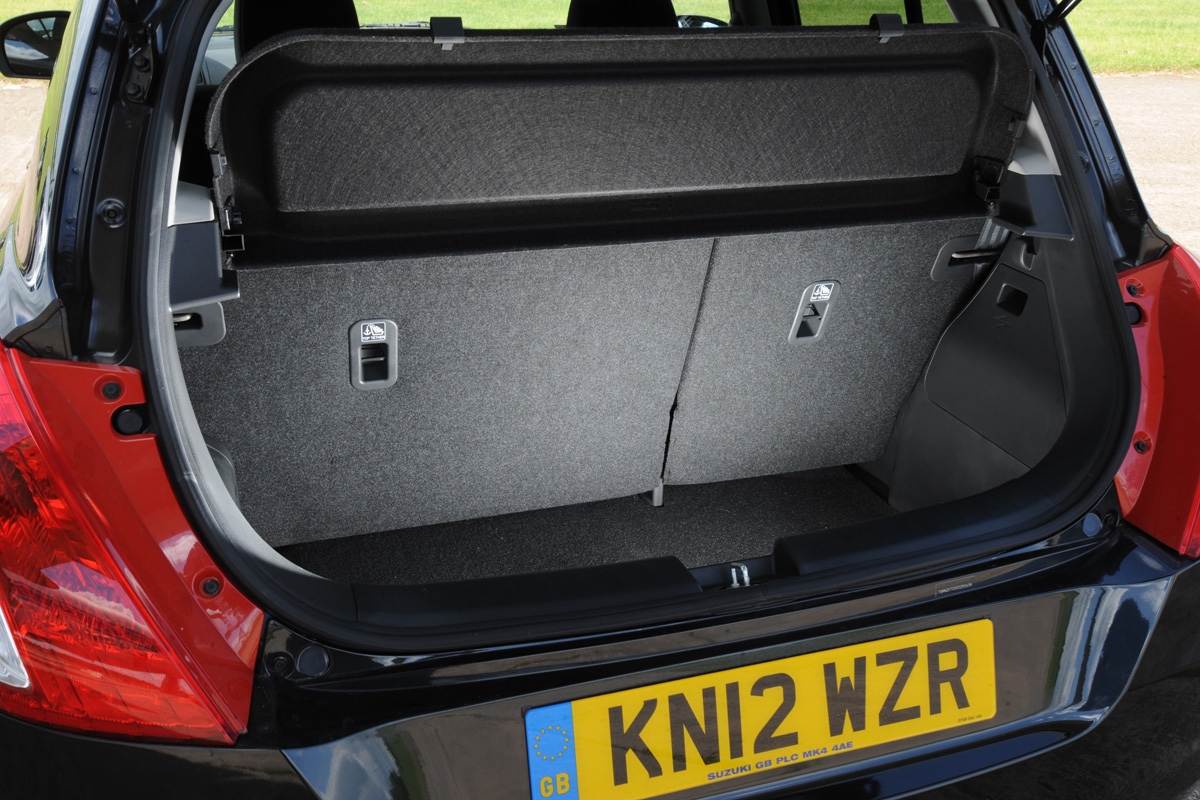 Suzuki Swift boot