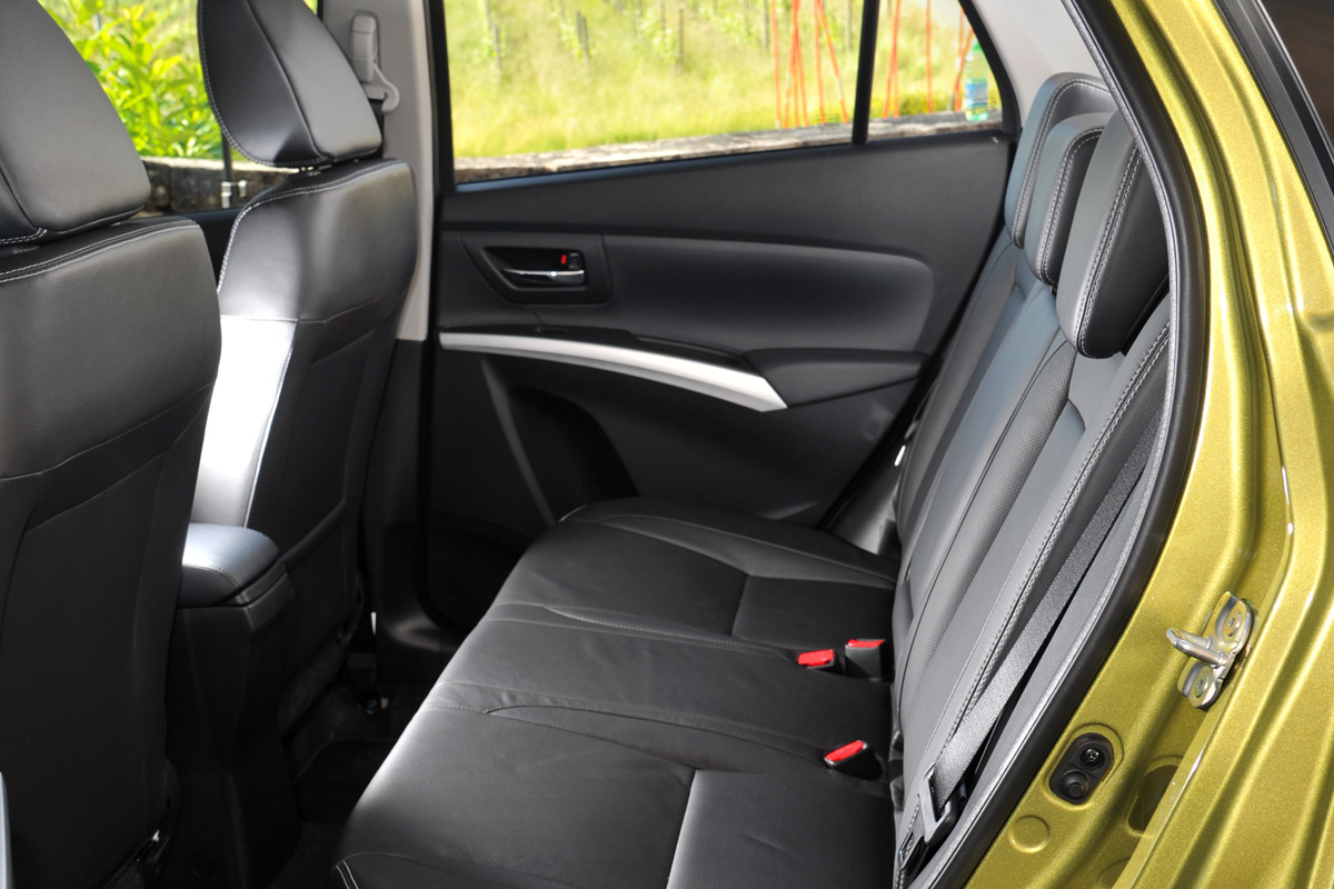 Suzuki SX4 S-Cross rear seats