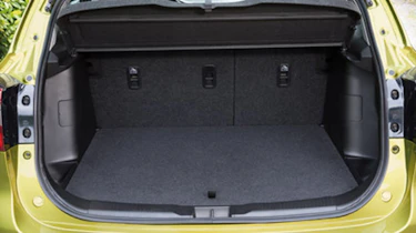 Suzuki SX4 S-Cross boot