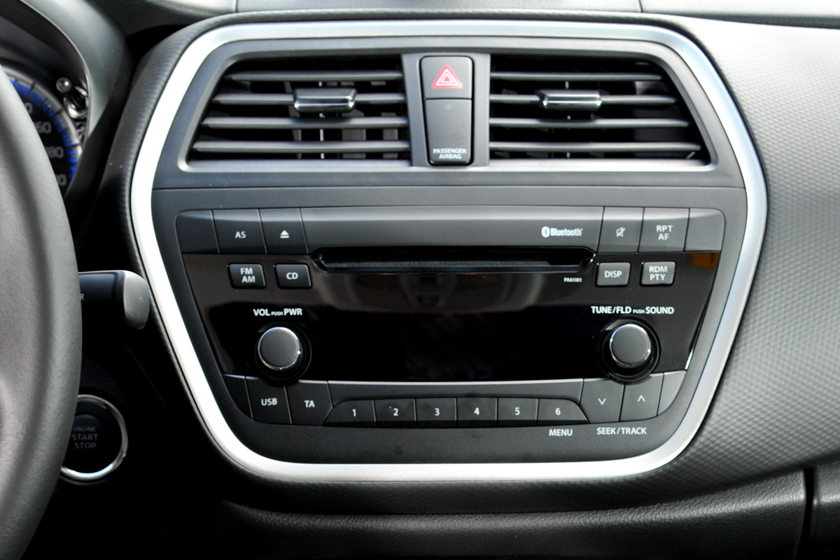 Suzuki SX4 S-Cross centre console