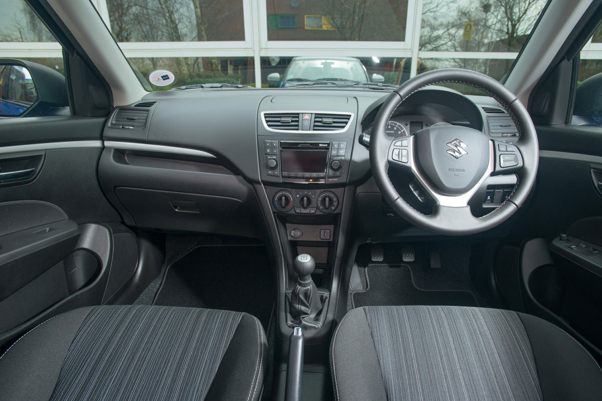 Suzuki-Swift-SL-Z-interior-picture