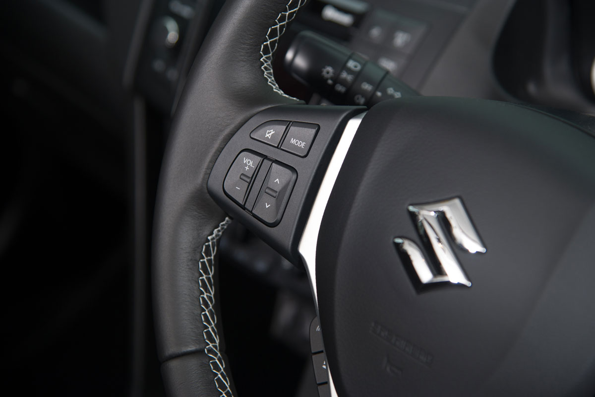 Suzuki-Swift-SL-Z-steering-wheel-picture