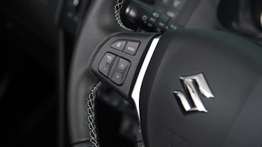 Suzuki-Swift-SL-Z-steering-wheel-picture