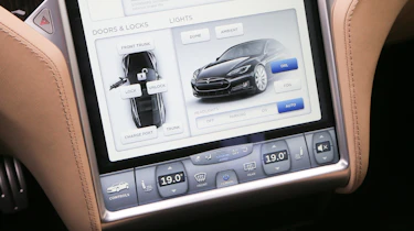 Tesla Model S display