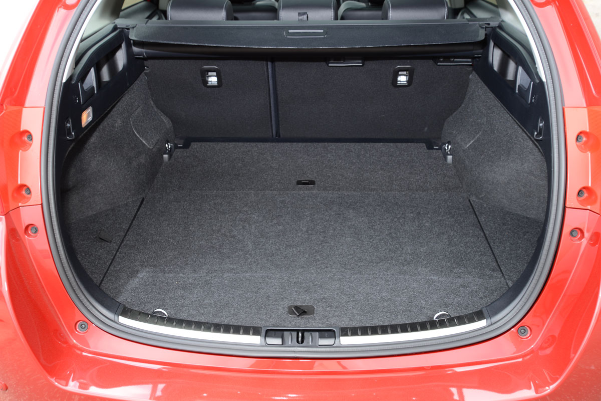 Toyota Auris Touring Sports 13