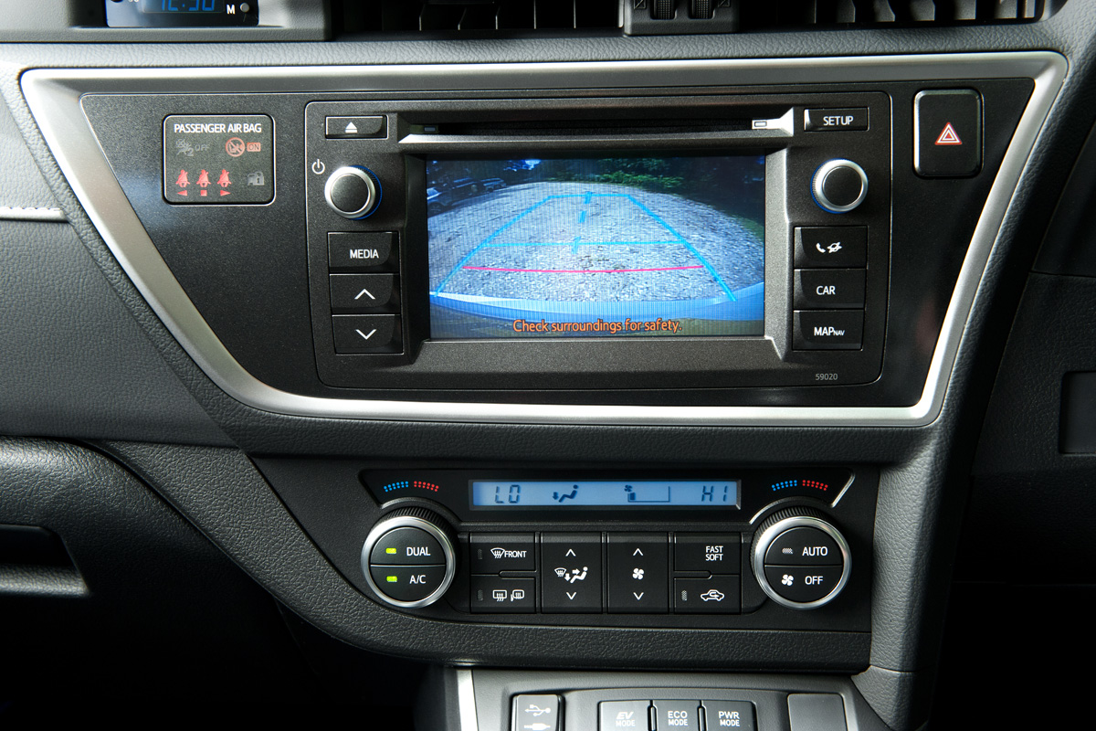 Toyota Auris Touring Sports display