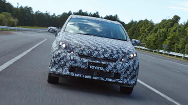 Toyota FCV Concept front