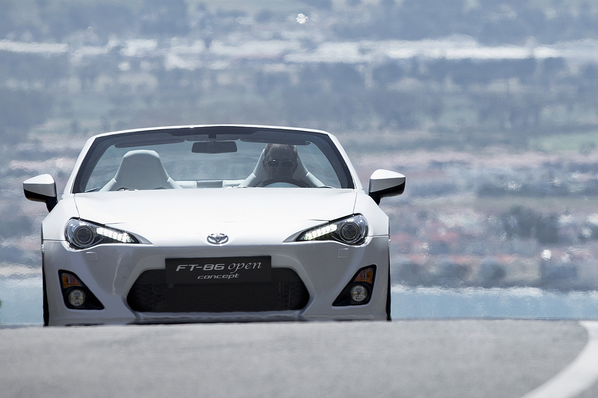 Toyota FT-86 Open Concept front action