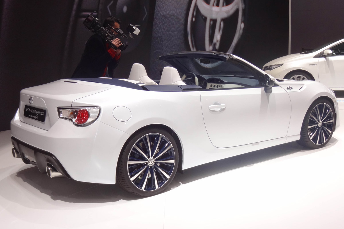 Toyota FT-86 rear three quarters