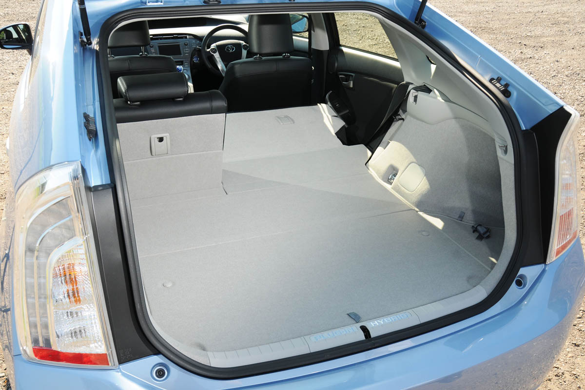 Toyota Prius Plug-in boot