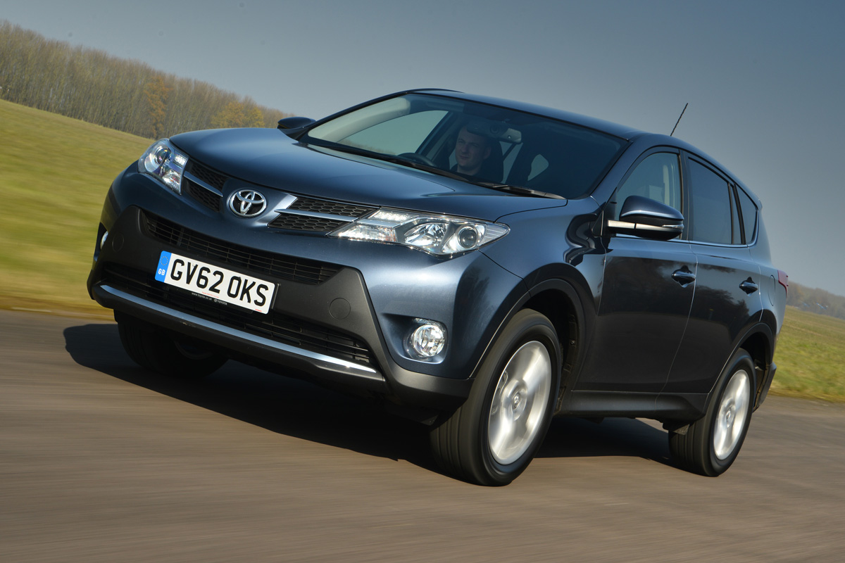 Toyota RAV4 Icon 2.2 D-4D front tracking