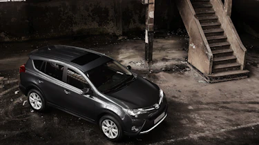 Toyota RAV4 2.2 D-4D rear tracking