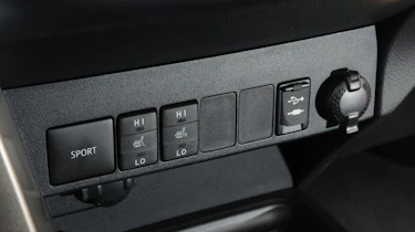 Toyota RAV4 2.2 D-4D boot