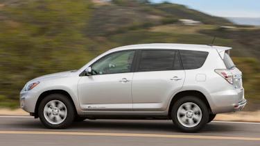 Toyota RAV4 EV panning