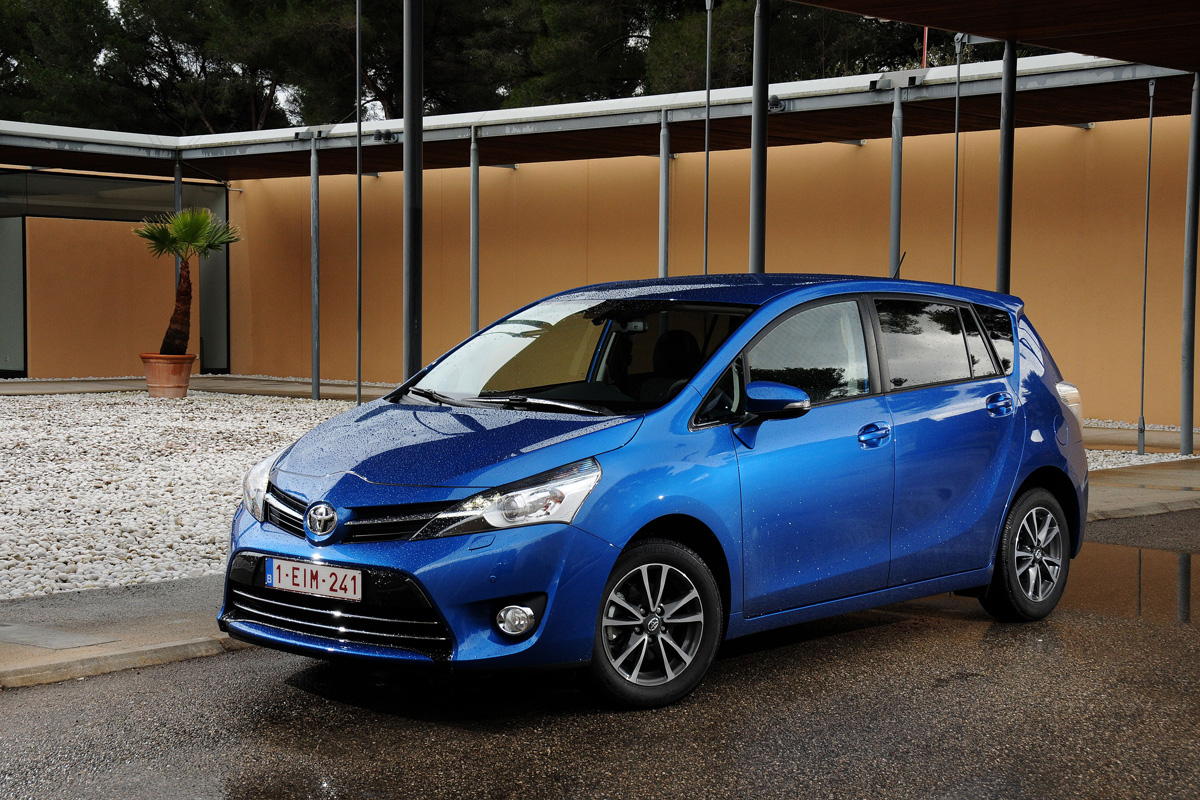 Toyota Verso front static