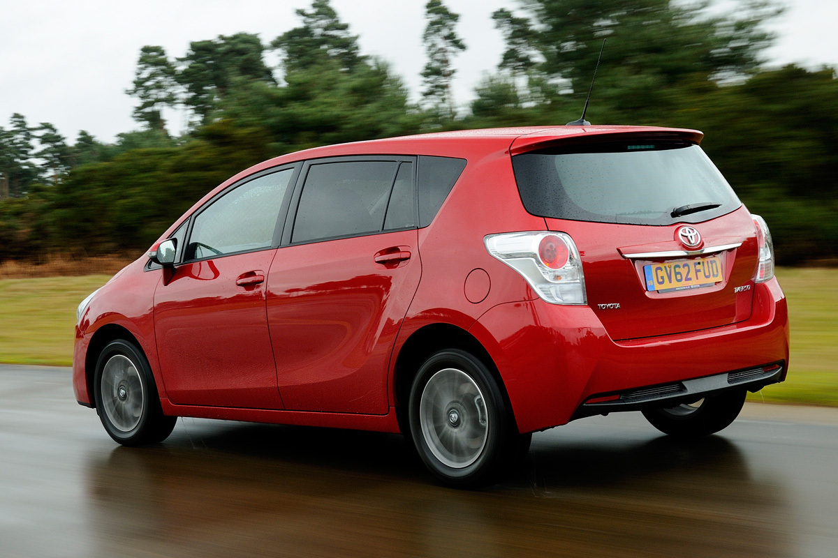 Toyota Verso 2.0 D-4D Icon rear tracking