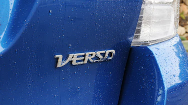 Toyota Verso badge