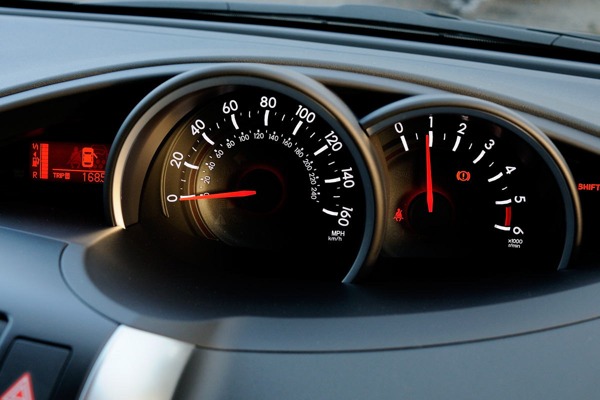 Toyota Verso 2.0 D-4D Icon dials