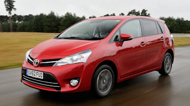 Toyota Verso 2.0 D-4D Icon rear tracking