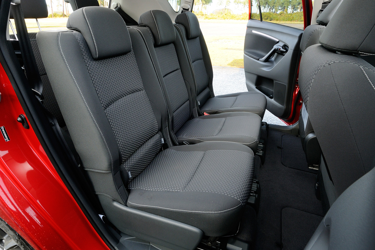 Toyota Verso 2.0 D-4D Icon seats
