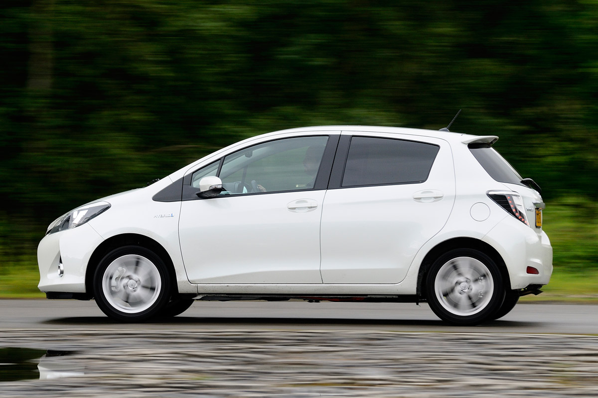 Toyota Yaris Hybrid panning profile