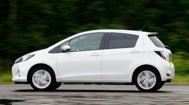 Toyota Yaris Hybrid panning profile