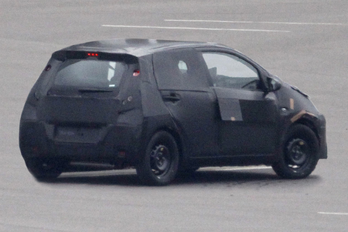 2014 Toyota Aygo rear three quarter