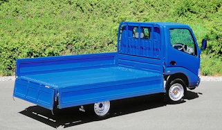 Rear and cargo bed